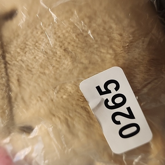 Carter's Pink bear musical pull toy Rock a bye baby - Picture 7 of 7